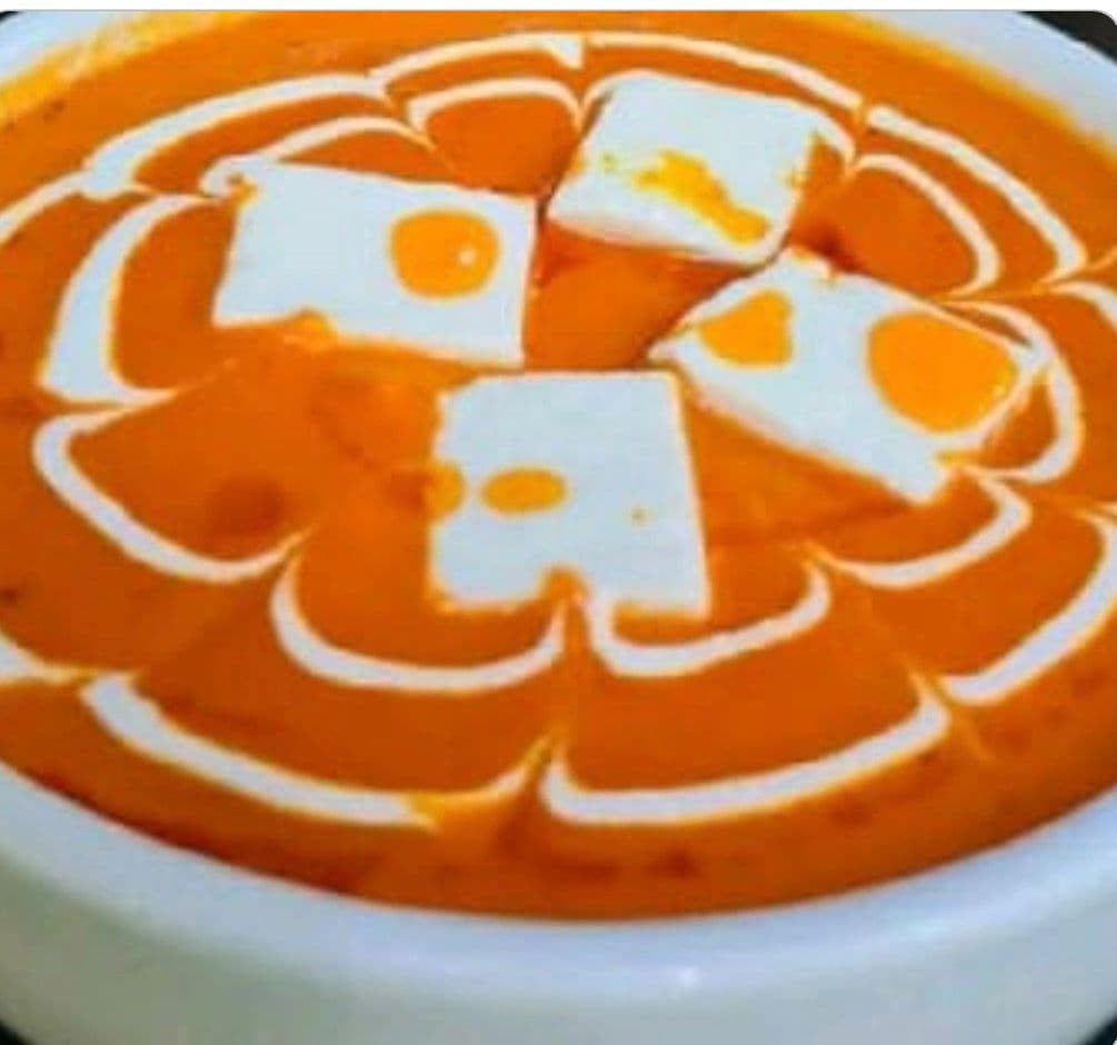 Prato de shahi paneer servido em tigela